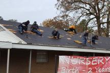 images/gallery/roofers-at-work.jpg